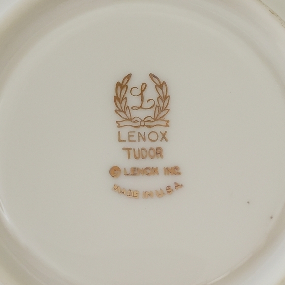 RARE and Discontinued Lenox Tudor Saucer - Picture 4 of 4